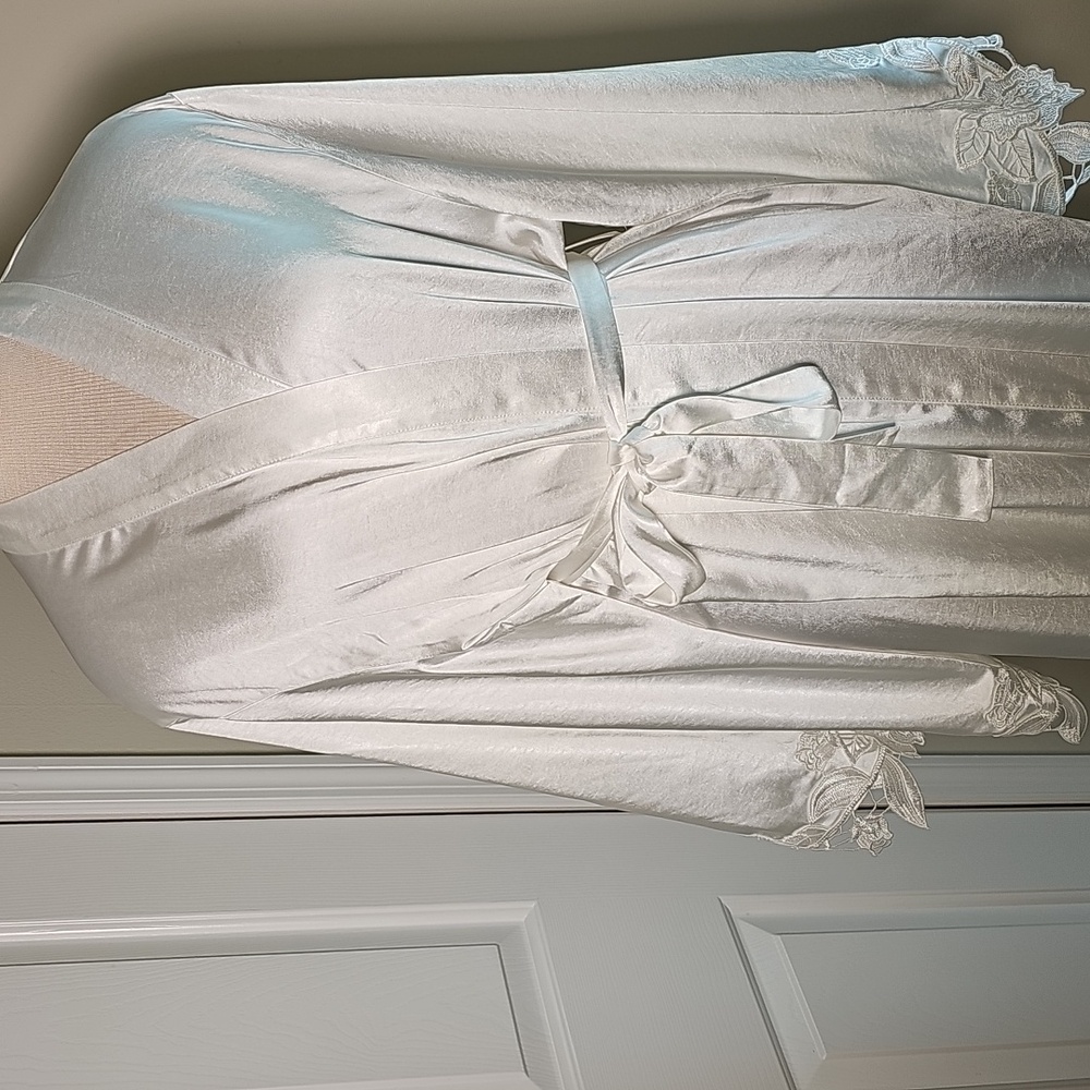 Meshki Ivory Satin Lace-Trim Robe - Picture 2 of 8